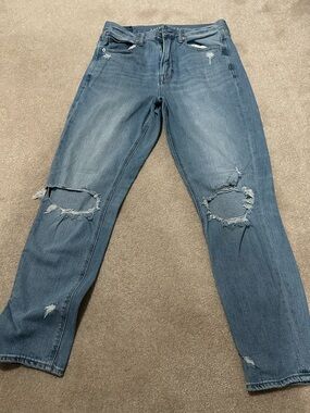 American Eagle Ripped women's  blue Jeans size 6 long